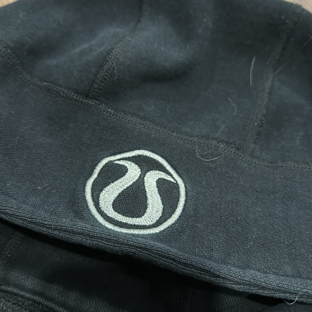 Lululemon Scuba Hoodie - Older‎ Style - Picture 4 of 4